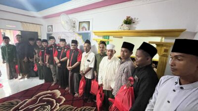 DPW Madas Nusantara Kalbar Bagikan 100 Paket Sarung untuk Marbot dan Guru Ngaji Serta Gelar Doa Bersama untuk Almarhum Ust. Sarijan