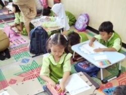TK Al-Halim Desa Teluk Kapuas Gelar Cooking Class Seru di Rocket Chicken Indonesia