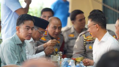 Wapres Gibran Ngopi Bareng Wali Kota Edi Kamtono di Warkop Asiang Pontianak