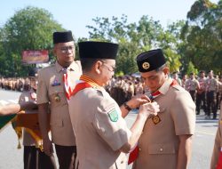Wakil Wali Kota Pontianak Bahasan Terima Lencana Darma Bakti dari Kwarnas Pramuka