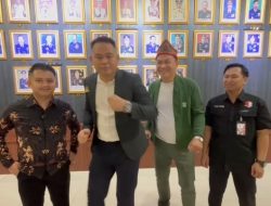 Kasus Wpone, Lawyer Muda Kalbar Rusliyadi Datangi Polda dan Sapa Para Leader