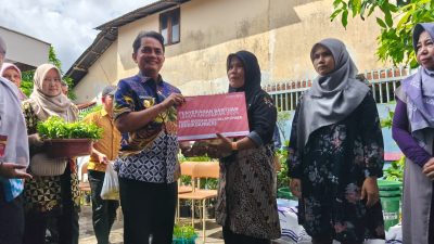 Pemkot Pontianak Salurkan Bantuan Budikdamber ke 30 Posyandu, Perkuat Ketahanan Pangan & Cegah Stunting